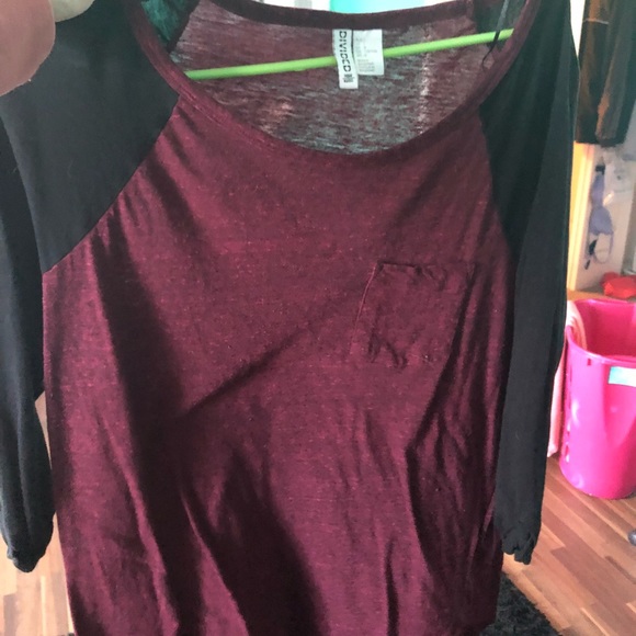 h&m tee - Picture 1 of 1